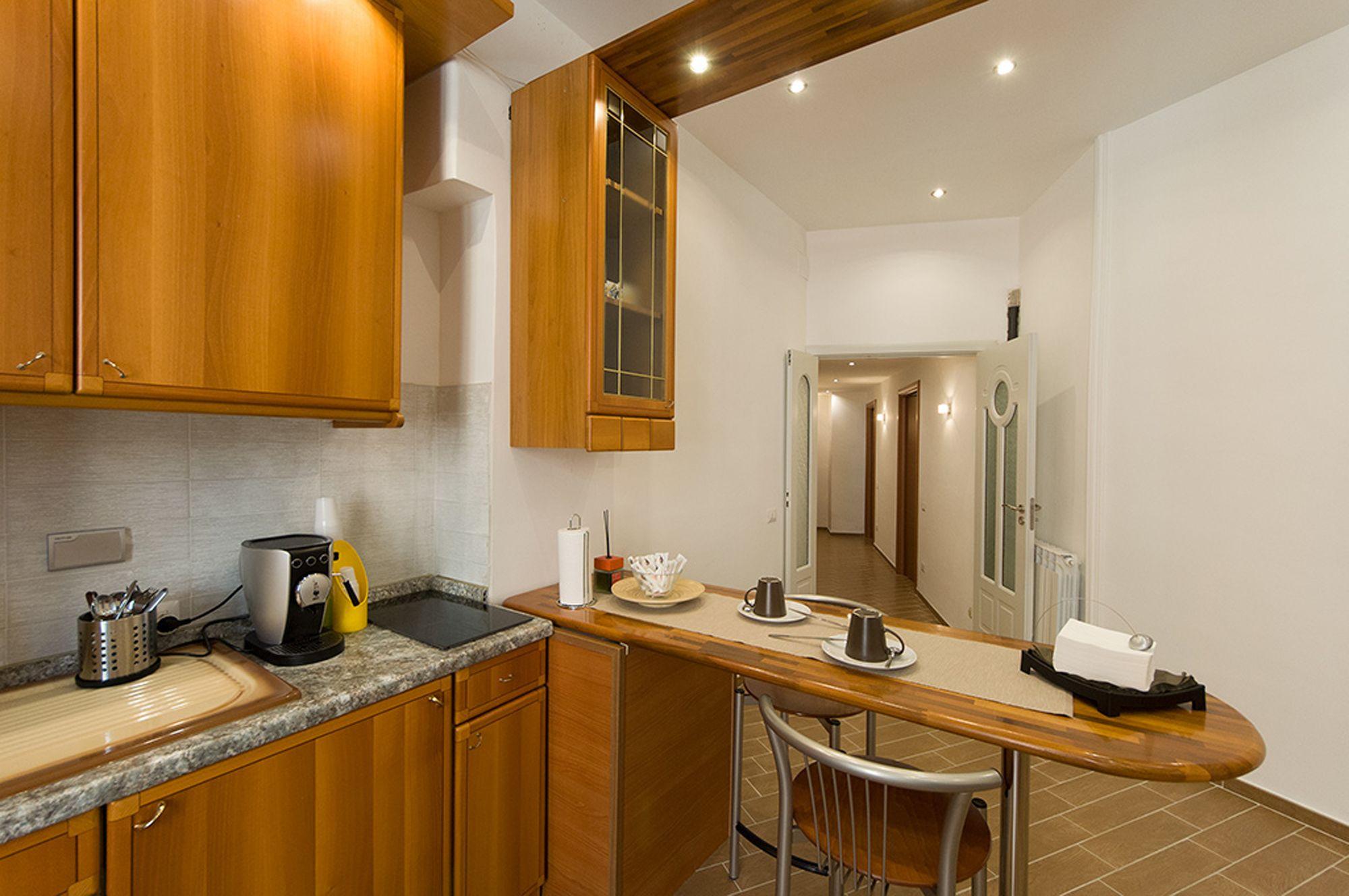 Miclad Colosseum Guest House Рим Екстериор снимка