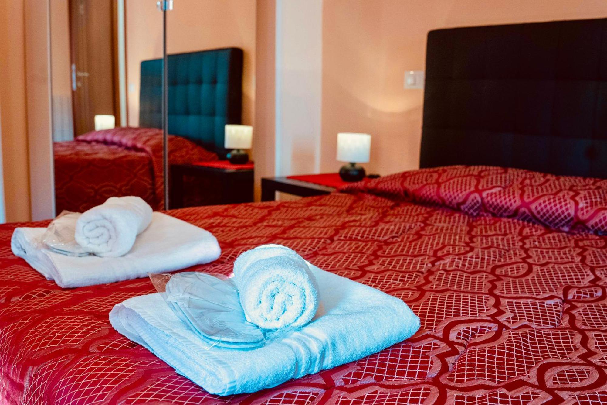 Miclad Colosseum Guest House Рим Екстериор снимка