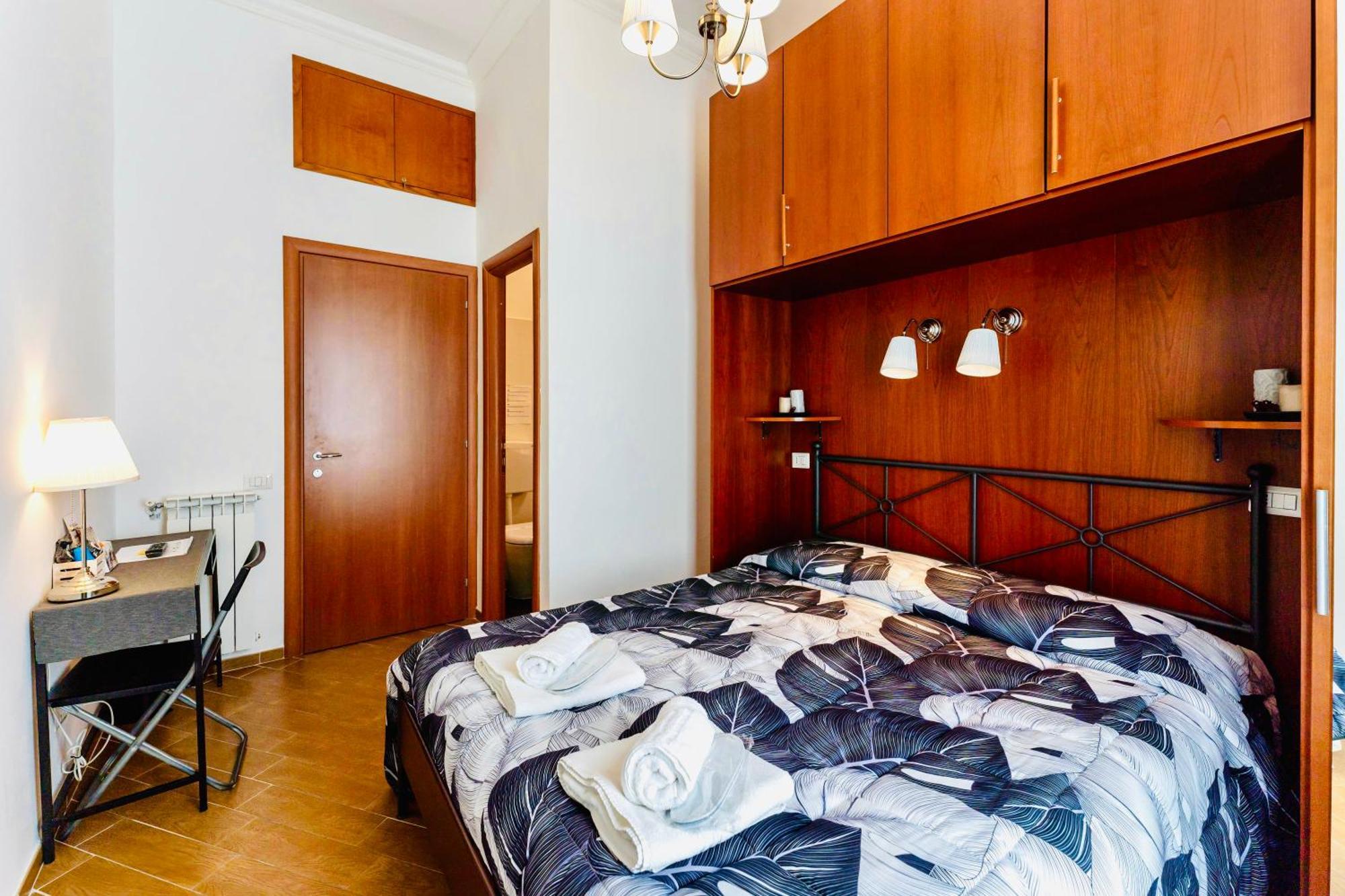 Miclad Colosseum Guest House Рим Екстериор снимка