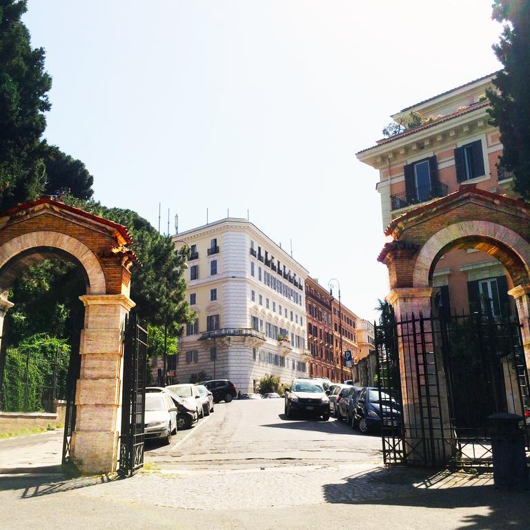 Miclad Colosseum Guest House Рим Екстериор снимка