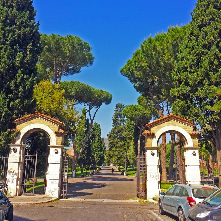 Miclad Colosseum Guest House Рим Екстериор снимка