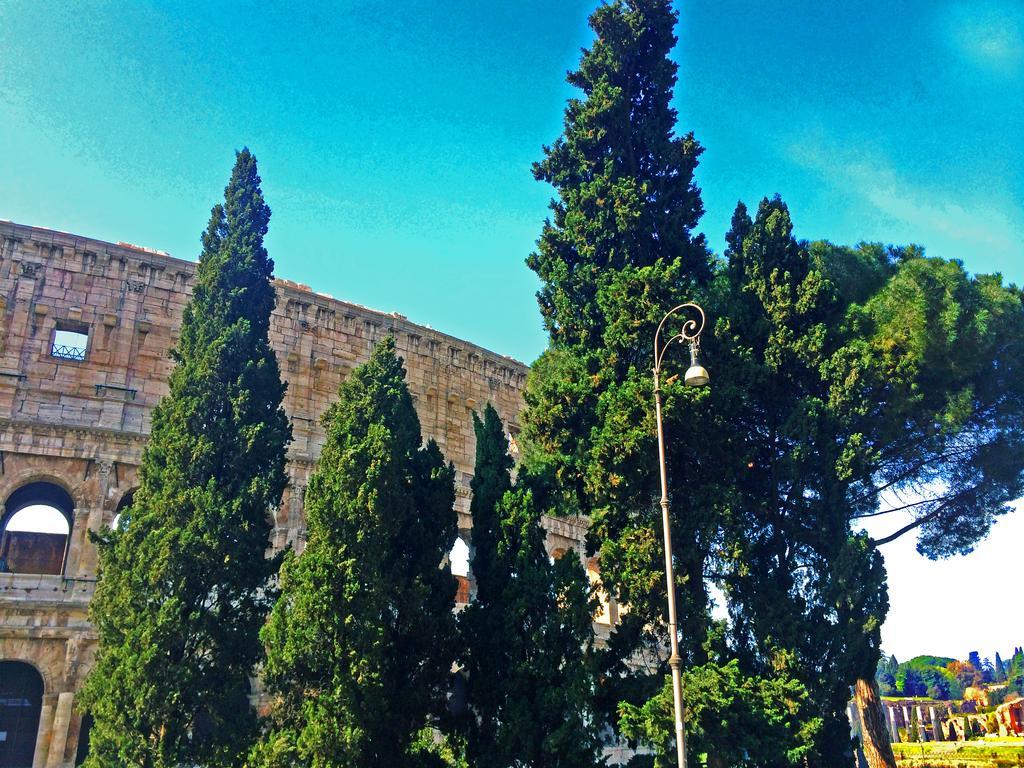 Miclad Colosseum Guest House Рим Екстериор снимка