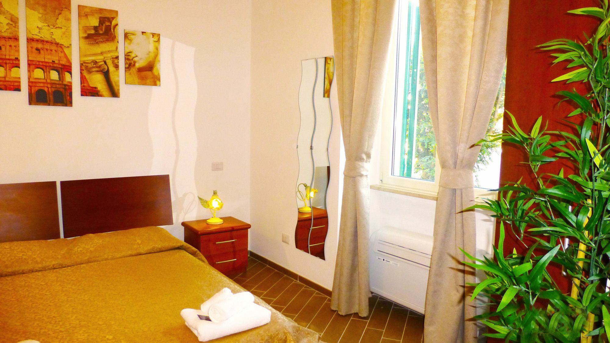 Miclad Colosseum Guest House Рим Екстериор снимка