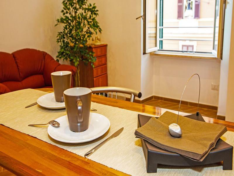 Miclad Colosseum Guest House Рим Екстериор снимка